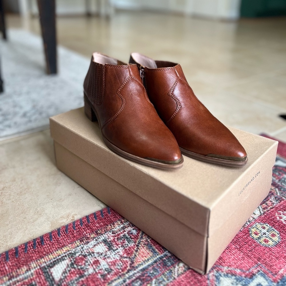 Lucky brand Kalbah Whiskey boots